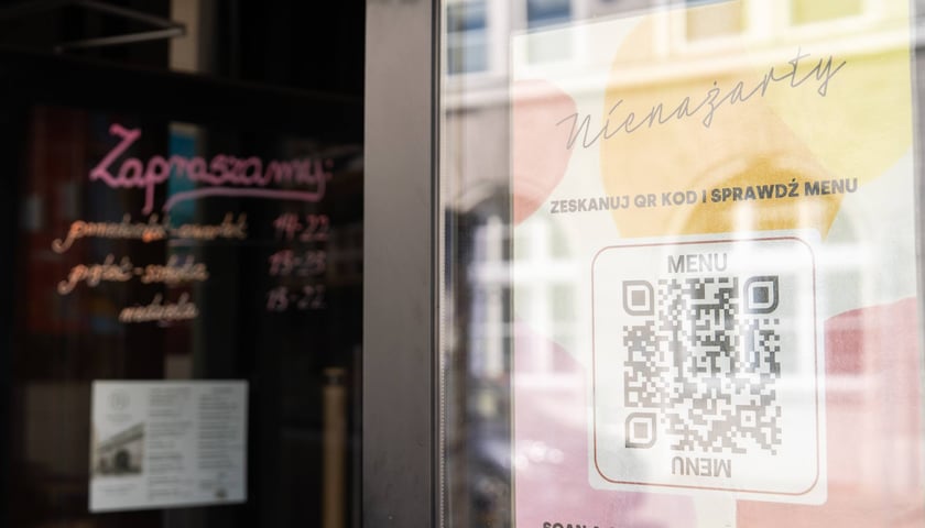 Powiększ obraz: Restauracja Nienażarty pod wrocławskim Nasypem.