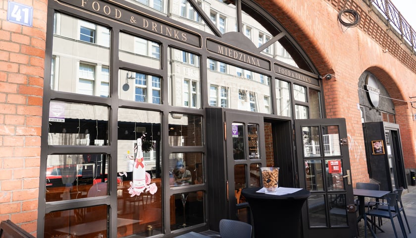 Powiększ obraz: Wrocławska restauracja Miedziana.