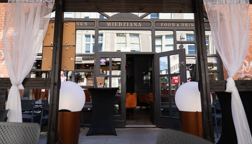Powiększ obraz: Wrocławska restauracja Miedziana.