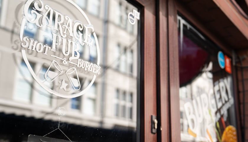 Powiększ obraz: Garage Pub we Wrocławiu.