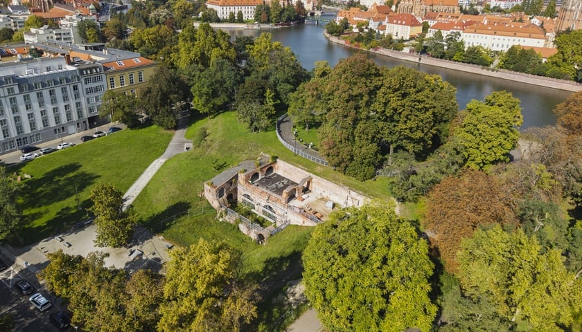 Powiększ obraz: Bastion Ceglarski w remoncie w październiku 2025