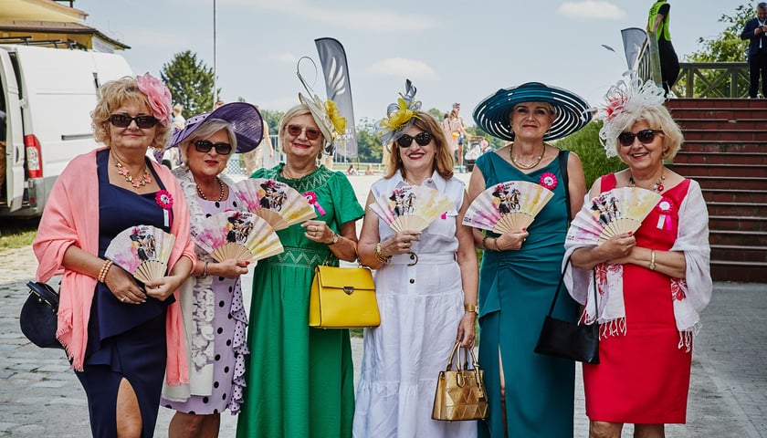 Powiększ obraz: Ladies Day na Partynicach