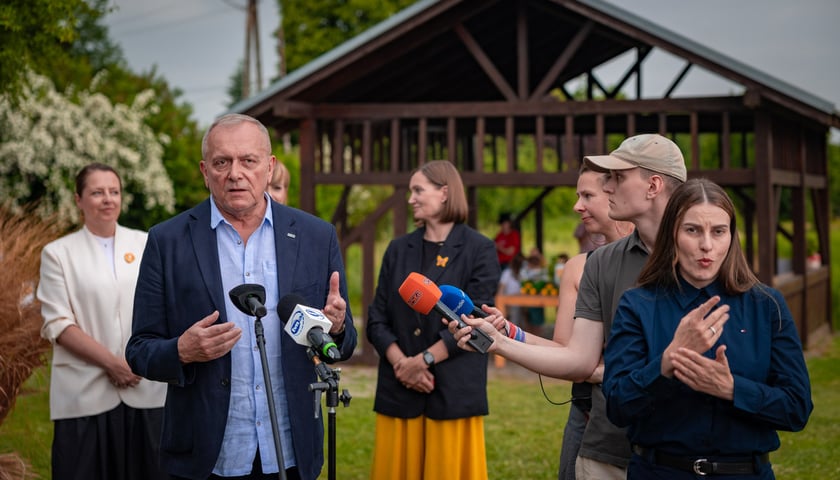 Powiększ obraz: Farma Miejska Wrocław. Otwarcie strefy edukacyjnej na Farmie Miejskiej Wrocław. Prof. dr hab. inż. Andrzej Zachwieja, prorektor ds. nauki, Uniwersytet Przyrodniczy we Wrocławiu