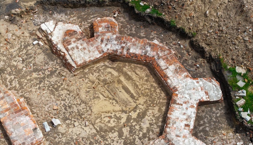 Na skwerze przy ul. Rybackiej prowadzone są prace archeologiczne