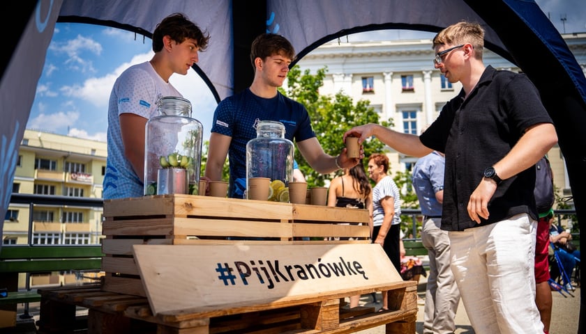 Stanowiska instytucji miejskich i służb ratowniczych podczas pikników we Wrocławiu