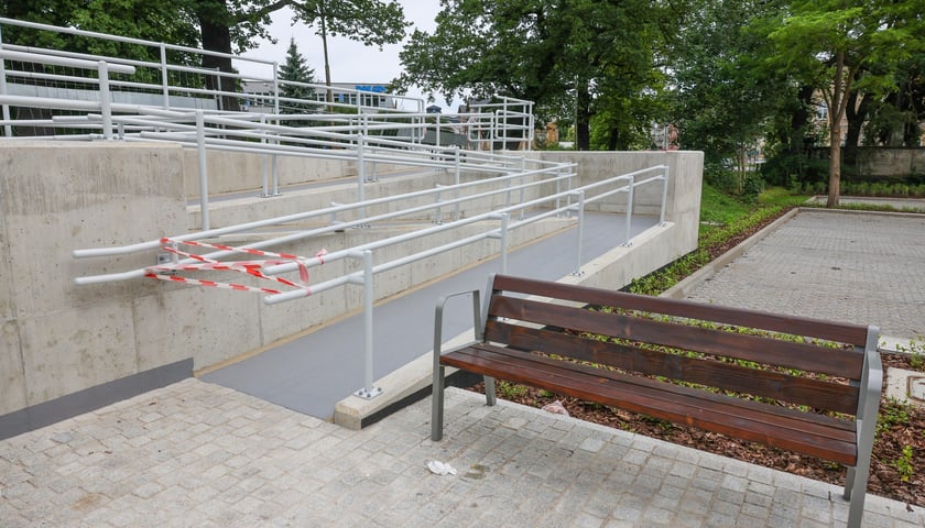 Powiększ obraz: Nowy parking P+R na Leśnicy. W lipcu będzie można z niego korzystać