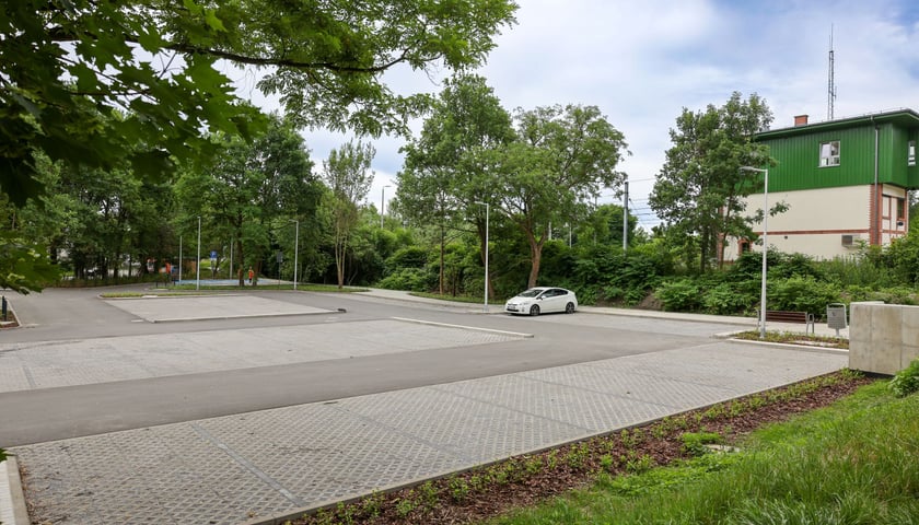 Powiększ obraz: Nowy parking P+R na Leśnicy. W lipcu będzie można z niego korzystać