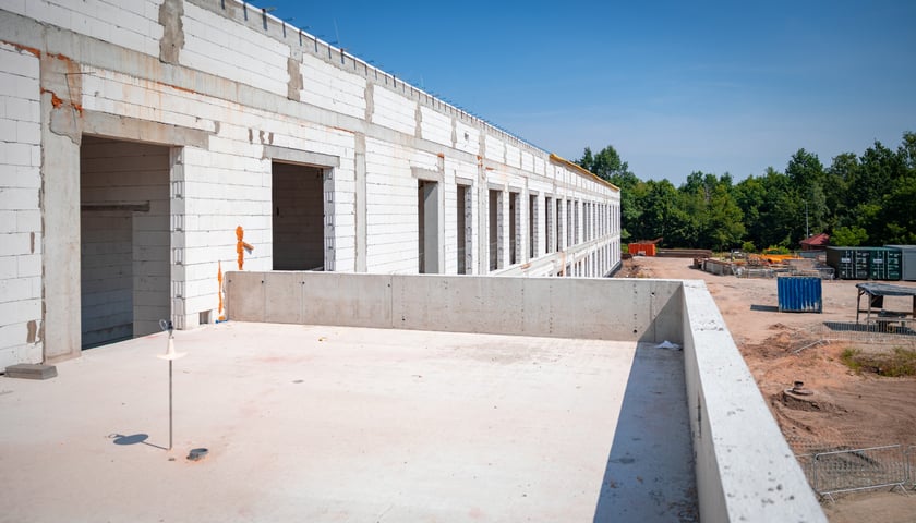 Powiększ obraz: Budowa nowego Centrum Zdrowia Psychicznego dla Dzieci i Młodzieży przy ul. Koszarowej we Wrocławiu, 29 czerwca 2026 r.