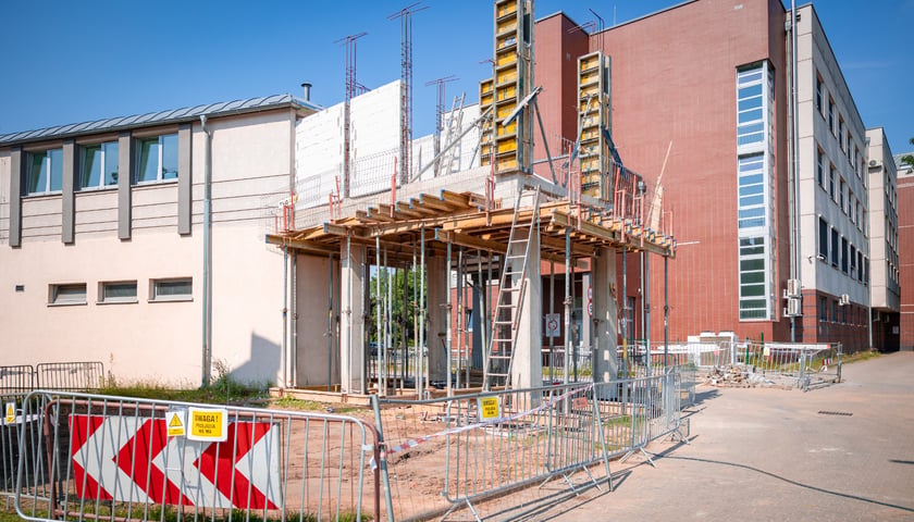 Powiększ obraz: Budowa nowego Centrum Zdrowia Psychicznego dla Dzieci i Młodzieży przy ul. Koszarowej we Wrocławiu, 29 czerwca 2026 r.