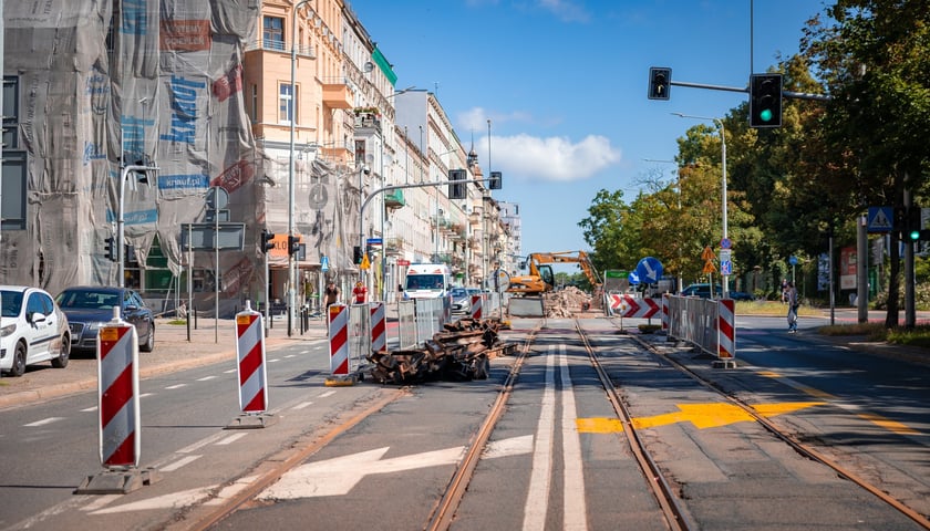 Powiększ obraz: Remont torowiska na ulicy Trzebnickiej