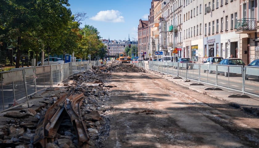Powiększ obraz: Remont torowiska na ulicy Trzebnickiej