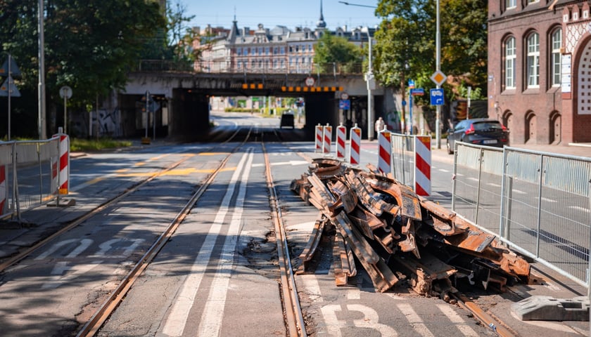 Powiększ obraz: Remont torowiska na ulicy Trzebnickiej