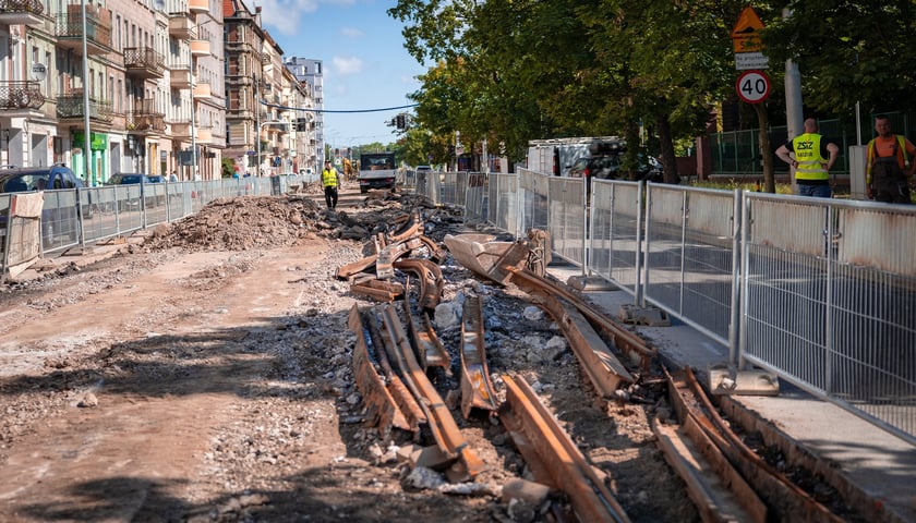 Powiększ obraz: Remont torowiska na ulicy Trzebnickiej