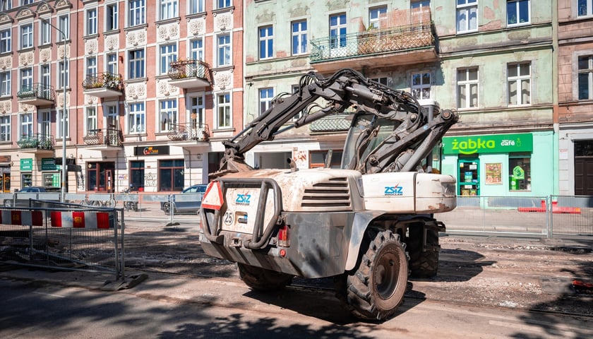Powiększ obraz: Remont torowiska na ulicy Trzebnickiej