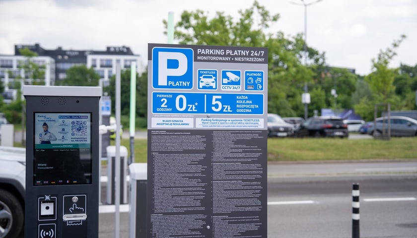 Płatne parkowanie przed Magnolią zostało wprowadzone 1 czerwca 2026 r.
