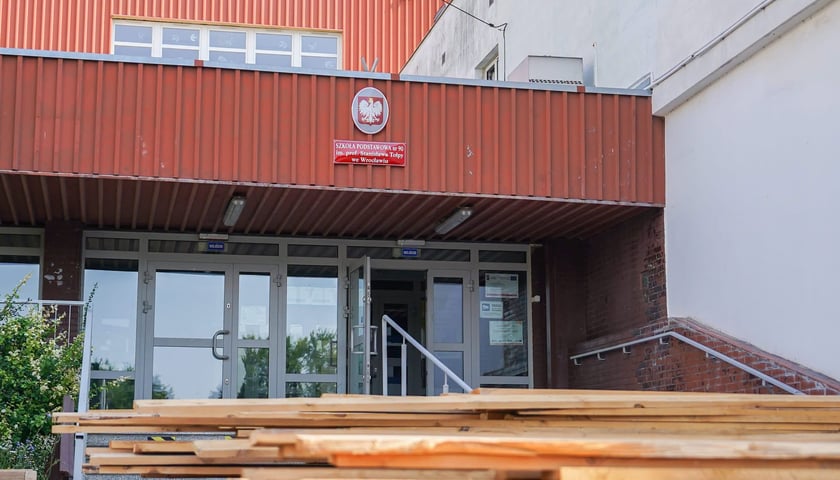 Wakacyjne inwestycje w szkołach