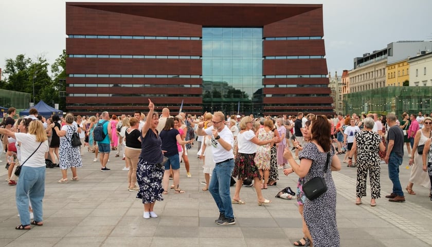 Powiększ obraz: Wrocławska Potańcówka w czerwcu przed NFM