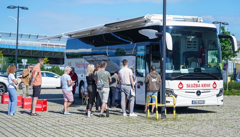 W czwartek (9 lipca 2026 r.) Krwiobus stanął przed stadionem Tarczyński Arena we Wrocławiu