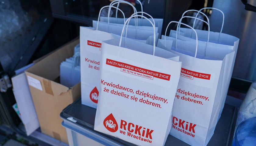 W czwartek (9 lipca 2026 r.) Krwiobus stanął przed stadionem Tarczyński Arena we Wrocławiu