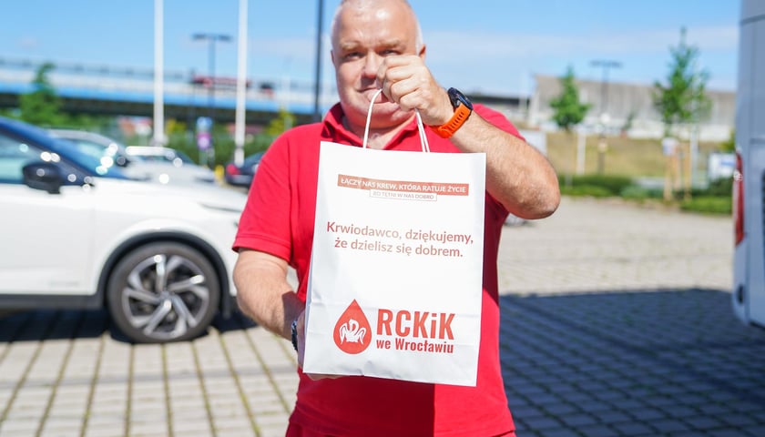 W czwartek (9 lipca 2026 r.) Krwiobus stanął przed stadionem Tarczyński Arena we Wrocławiu