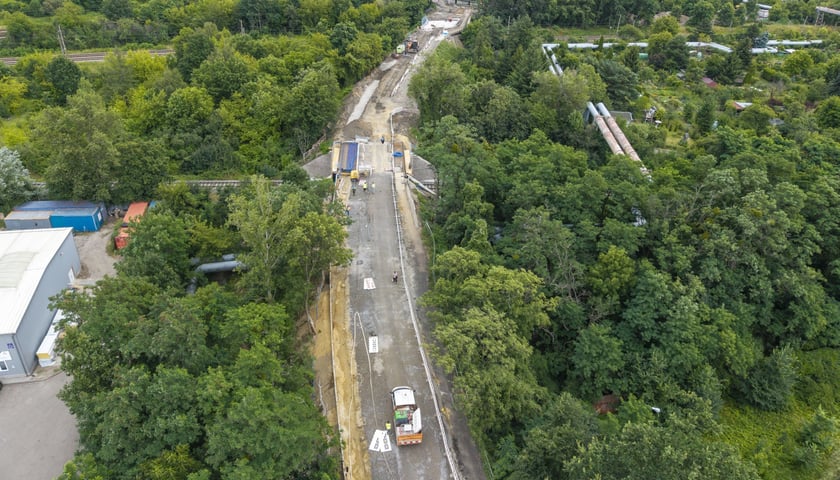 Powiększ obraz: Teren przy wiadukcie został przygotowany pod budowę nowej drogi&nbsp;
