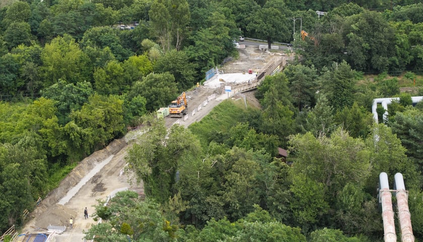 Powiększ obraz: Teren przy wiaduktach został przygotowany pod budowę nowej drogi&nbsp;