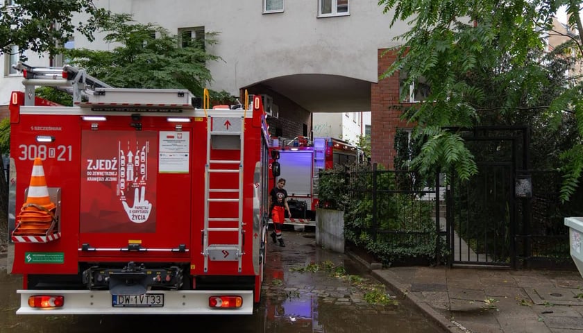 Powiększ obraz: <p>Intensywne ulewy we Wrocławiu - interwencje służb, 15 lipca</p>