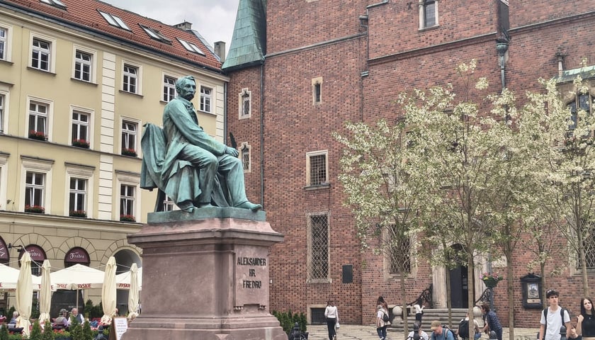 Powiększ obraz: <p>Pomnik hrabiego Aleksandra Fredry we Wrocławiu, maj 2026.</p>