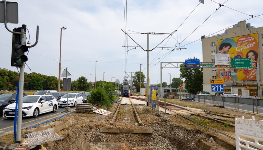 Powiększ obraz: Remont torowiska na ulicy Traugutta w rejonie skrzyżowania z Krasińskiego