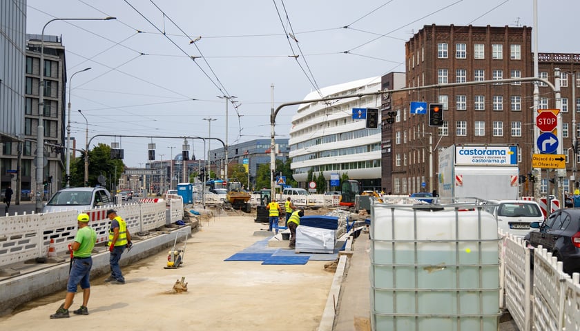 Powiększ obraz: Remont torowiska na ulicy Traugutta w rejonie skrzyżowania z Krasińskiego