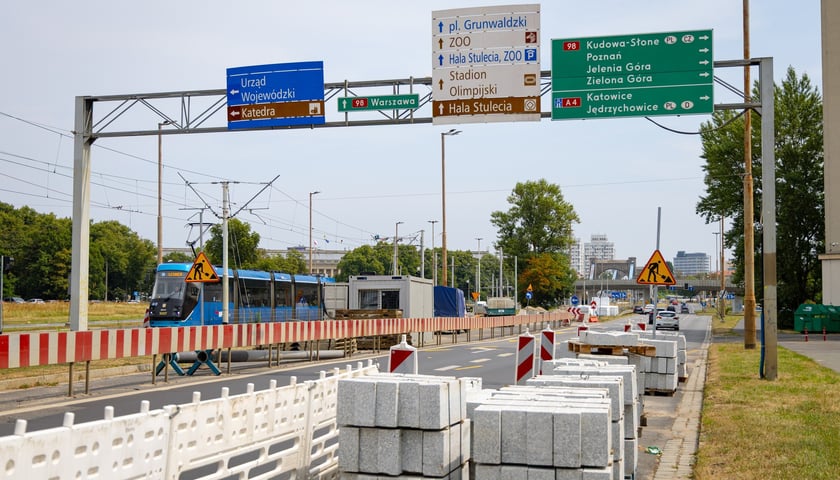 Powiększ obraz: Remont torowiska na ulicy Traugutta w rejonie skrzyżowania z Krasińskiego