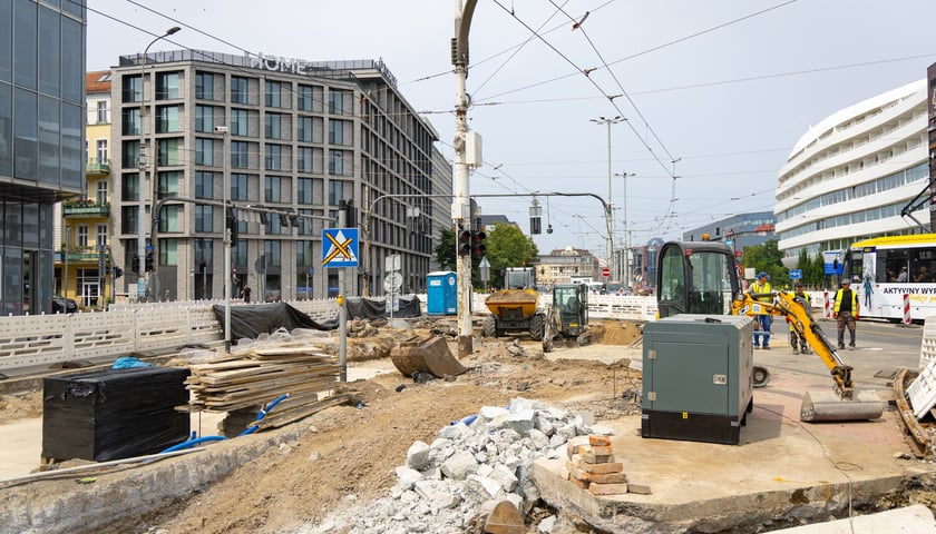 Powiększ obraz: Remont torowiska na ulicy Traugutta w rejonie skrzyżowania z Krasińskiego