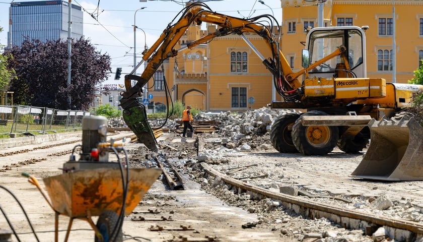 Powiększ obraz: Remont torowiska na ulicach Peronowej i Stawowej
