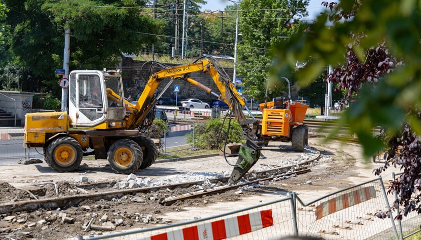 Powiększ obraz: Remont torowiska na ulicach Peronowej i Stawowej