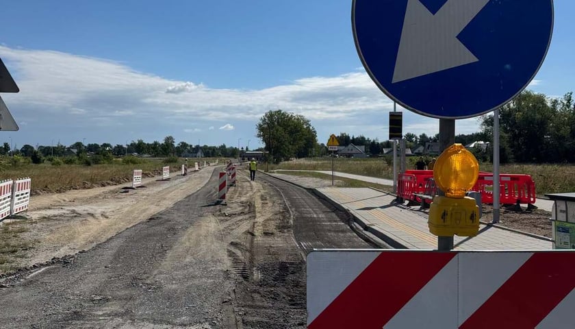 Powiększ obraz: <p>Ulica Kminkowa - prace drogowe</p>
