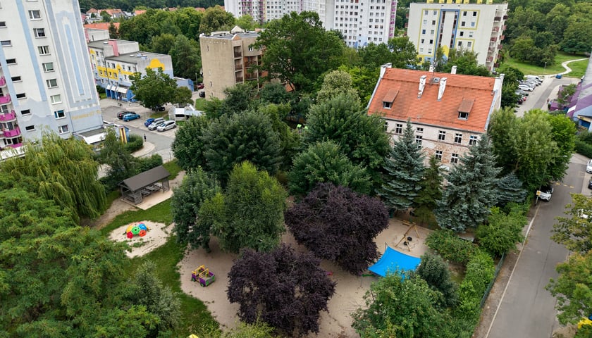Powiększ obraz: Przedszkole Domek Krasnoludków przed remontem, 21 lipca 2026