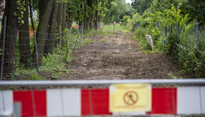 Powiększ obraz: Budowa drogi rowerowej wzdłuż ulicy Ołtaszyńskiej we Wrocławiu i Radosnej w Wysokiej