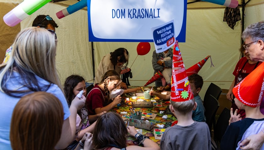Powiększ obraz: Drugi dzień Wrocławskiego Festiwalu Krasnoludków