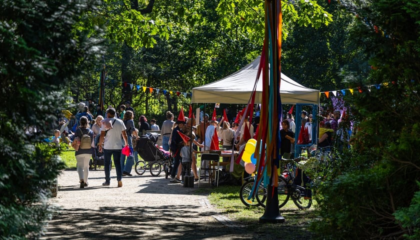 Powiększ obraz: Drugi dzień Wrocławskiego Festiwalu Krasnoludków