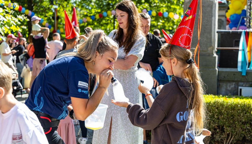 Powiększ obraz: Drugi dzień Wrocławskiego Festiwalu Krasnoludków