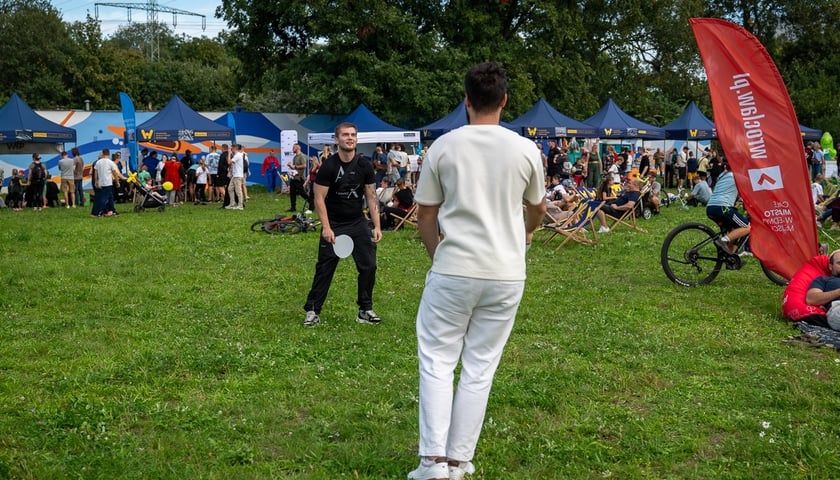 Popowicka Biesiada Sąsiedzka z okazji odsłonięcia nowych murali na ścianach garaży