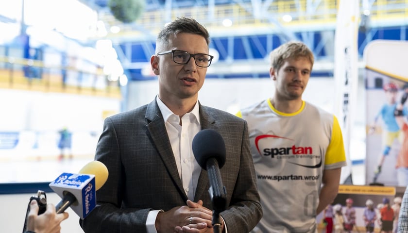 Powiększ obraz: Marcin Miedziński, zastępca dyrektora Departamentu Edukacji Urzędu Miejskiego Wrocławia