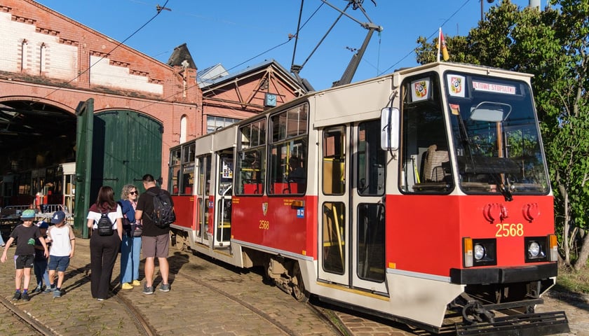 Powiększ obraz: Parada Zabytkowych Autobusów i Tramwajów 2026