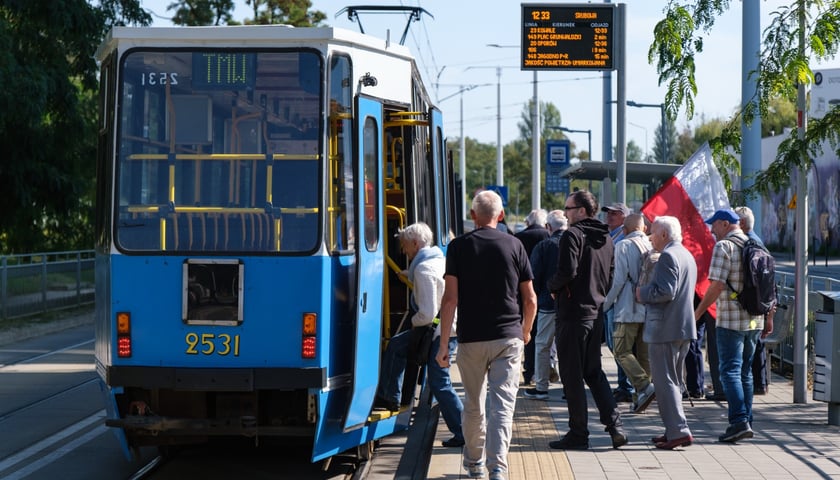 Andrzej Jochelson został patronem skweru u zbiegu ulic Strzegomskiej, Robotniczej i Śrubowej we Wrocławiu. Uroczyste odsłonięcie tabliczki odbyło się w niedzielę, 27 września 2026 r.