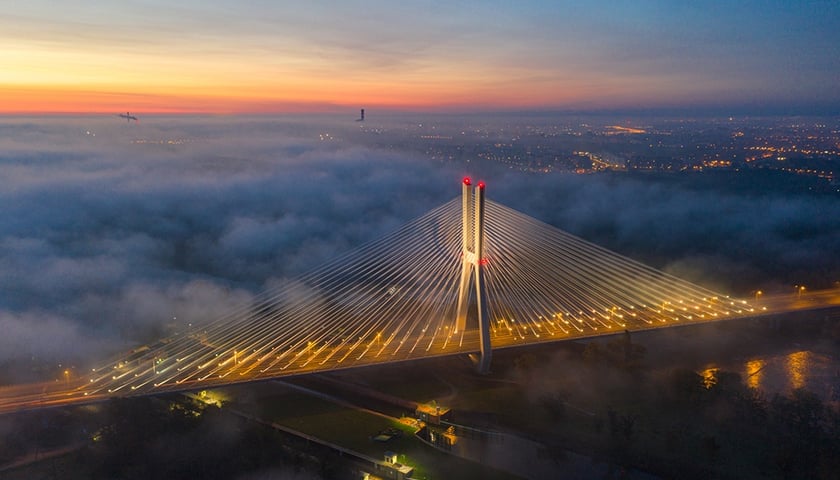 Wrocław z drona wygląda wspaniale. Na zdjęciu most Rędziński