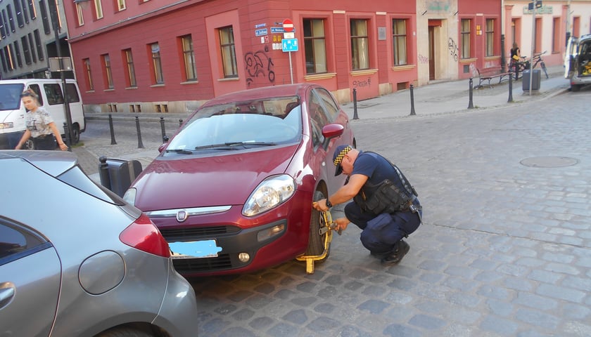 Tak parkują "mistrzowie" z Wrocławia