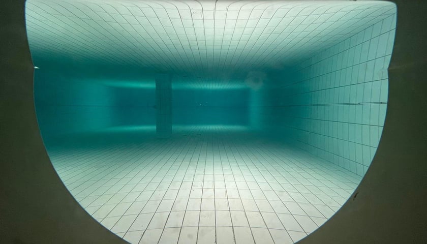 Powiększ obraz: Aquapark na Brochowie ? wnętrze nowego wrocławskiego basenu
