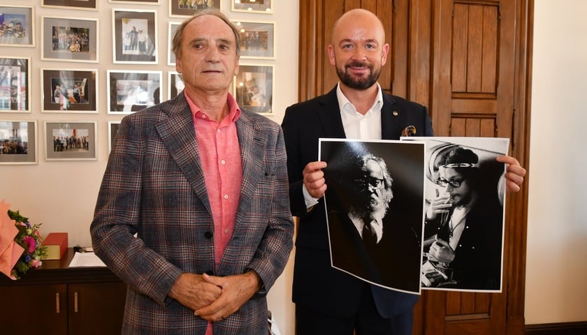 Powiększ obraz: Andrzej ?Jezus? Paluchiewicz w 1977 r. zamieszkał w Szwecji i zaczął zajmować się fotografią zawodowo. Jest autorem fotoreportaży prasowych, okładek książek i zdjęć do kampanii reklamowych