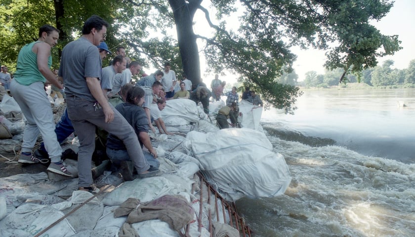 Powiększ obraz: Powódź Tysiąclecia w ZOO Wrocław, lipiec 1997.