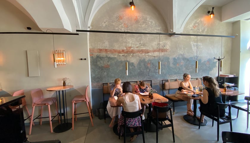 Powiększ obraz: Restauracja Młoda Polska bistro & pianino we Wrocławiu na pl. Solnym